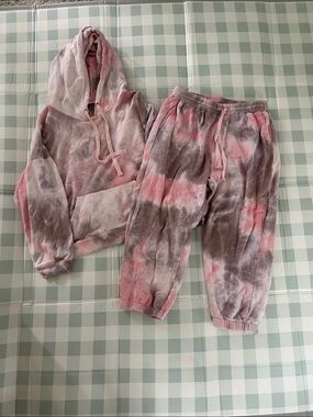 Le Lis Pink and Gray Tie-Dye Lounge Set